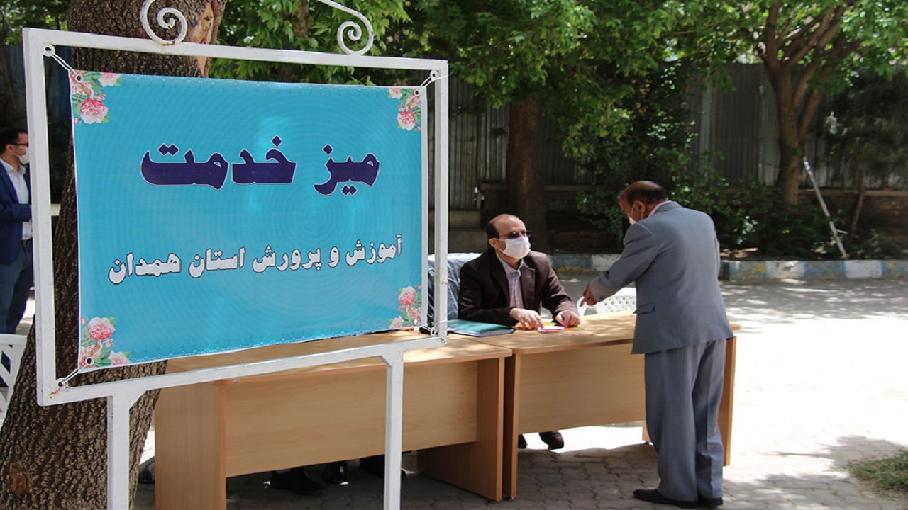 تشکیل میز خدمت در حاشیه برگزاری نماز جمعه