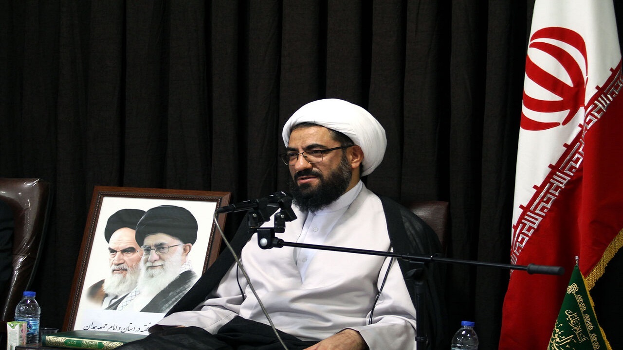 مسئولان باید به دنبال نقادان خود باشند