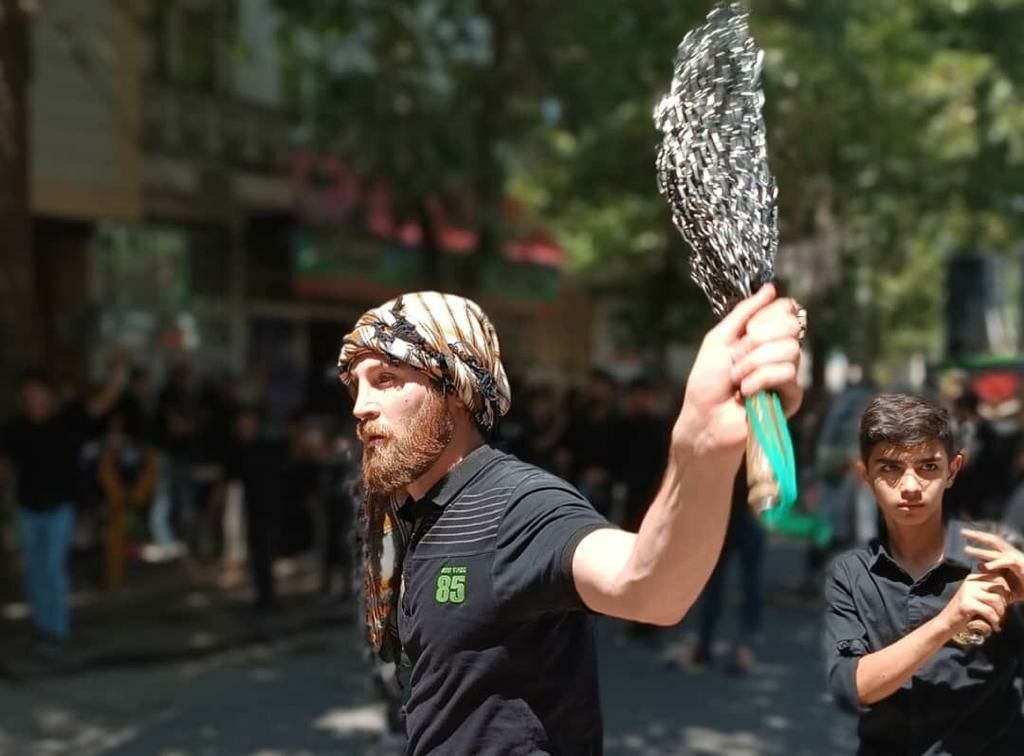 برافراشته شدن بیرق‌های عزای حسینی در تویسرکان