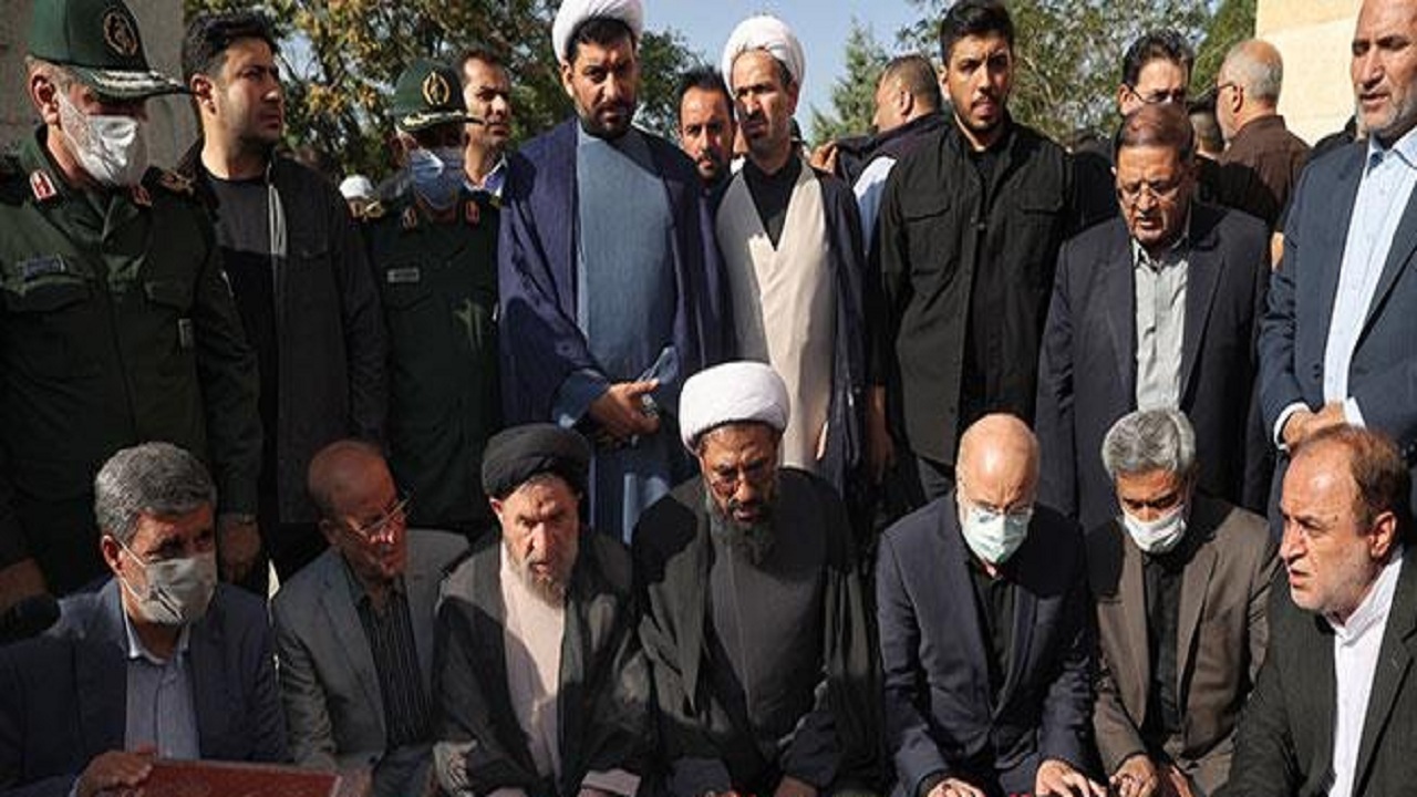 حضور دکتر قالیباف در گلزار شهدای شهر همدان/دیدار چهره به چهره رئیس قوه مقننه با مردم