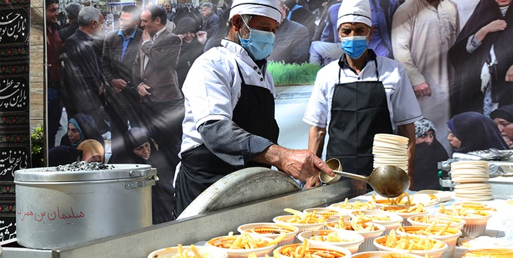 اسکان هر شب ۱۲ هزار زائر کربلا در موکب‌های همدان/ فعالیت ۸۰ موکب همدان در مسیر برگشت زائران