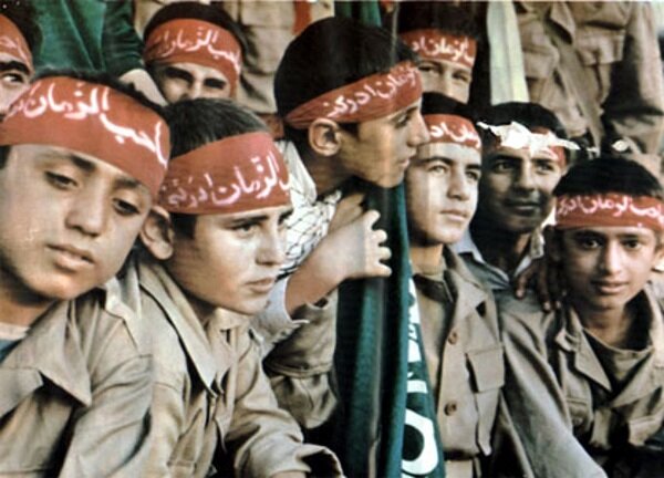 ضرورت جلوگیری ار نفوذ دشمن در اندیشه جوانان