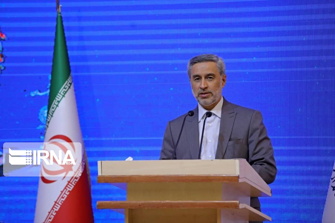 استاندار همدان: هنر بهترین ابزار ترویج فرهنگ ایثار و شهادت است