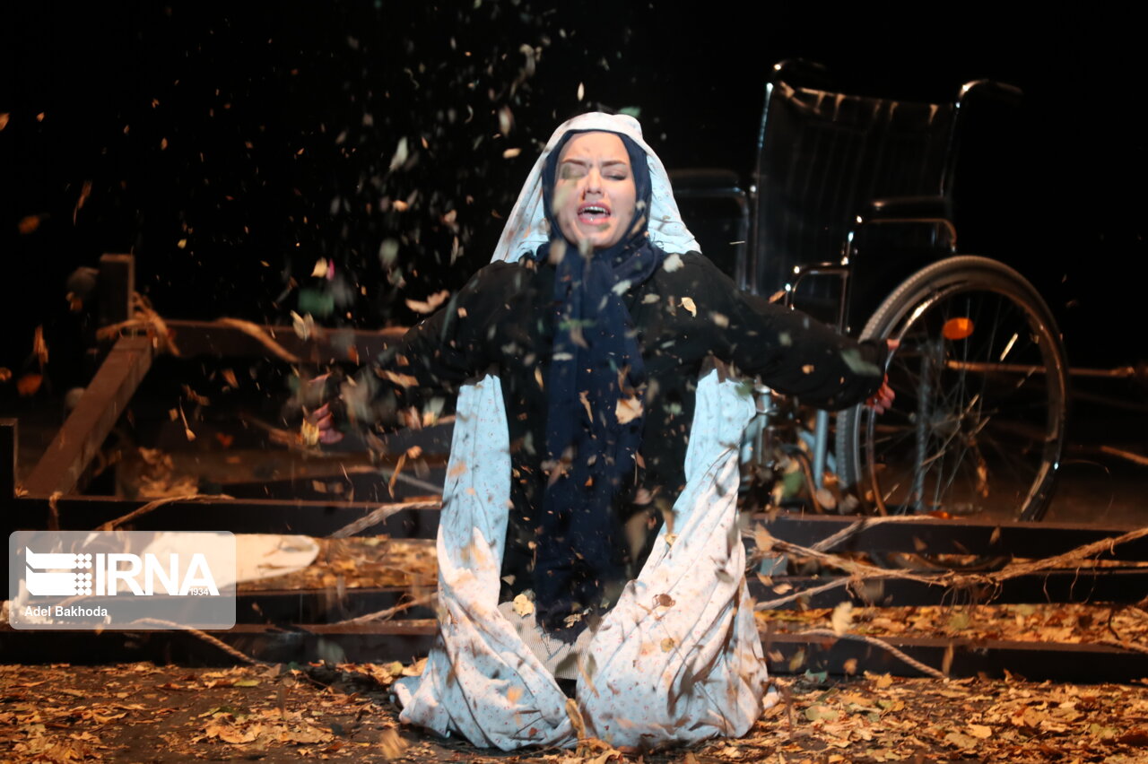 کارگردان نمایش «وقتی ما نیستیم»: این اثر آرزوهای بچه‌ها در مدرسه را به تصویر می‌کشد