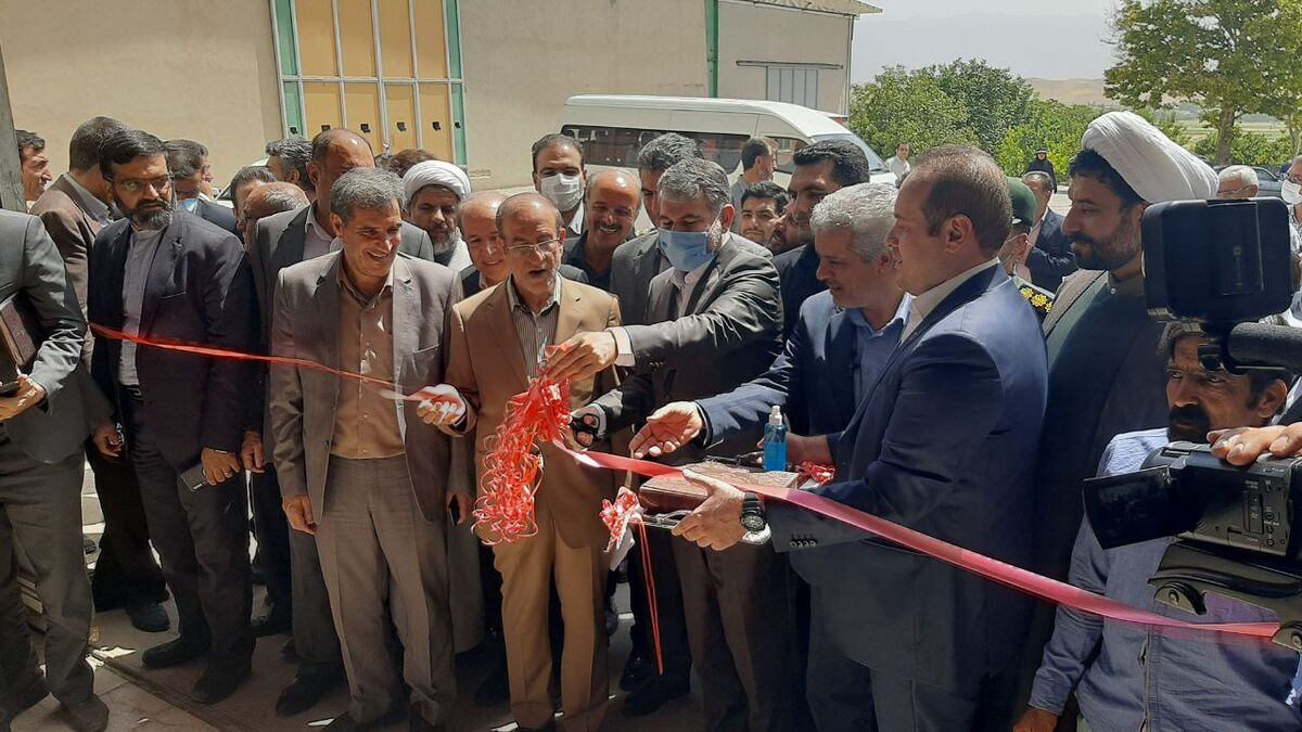 افتتاح مجهزترین کارخانه تولید نهاده های غرب کشور در نهاوند 
